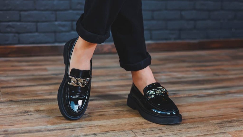 Comment porter des mocassins femme ? Guide et inspirations