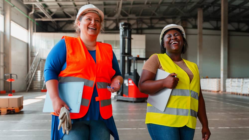 vêtement professionnel femme : respect des normes sécuritaires
